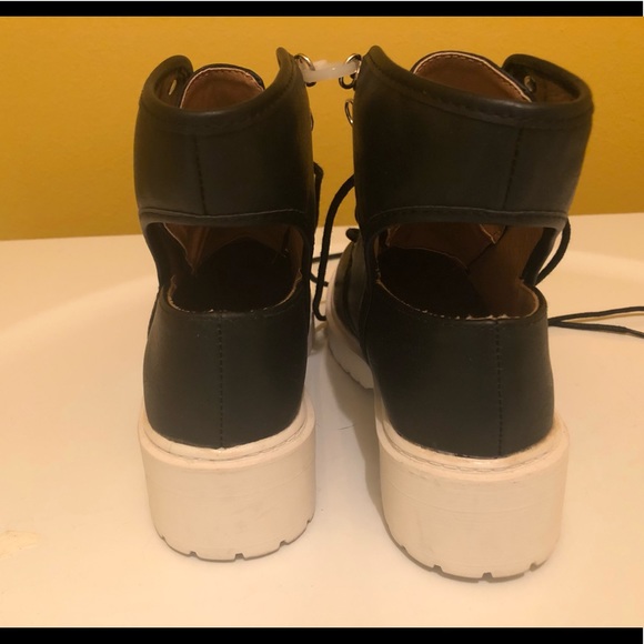 Cut out ankle combat boots - Picture 5 of 6